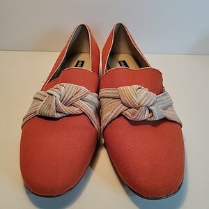 Violet & Red Flats Size 8m Coral Fabric with Knotted Detail Season